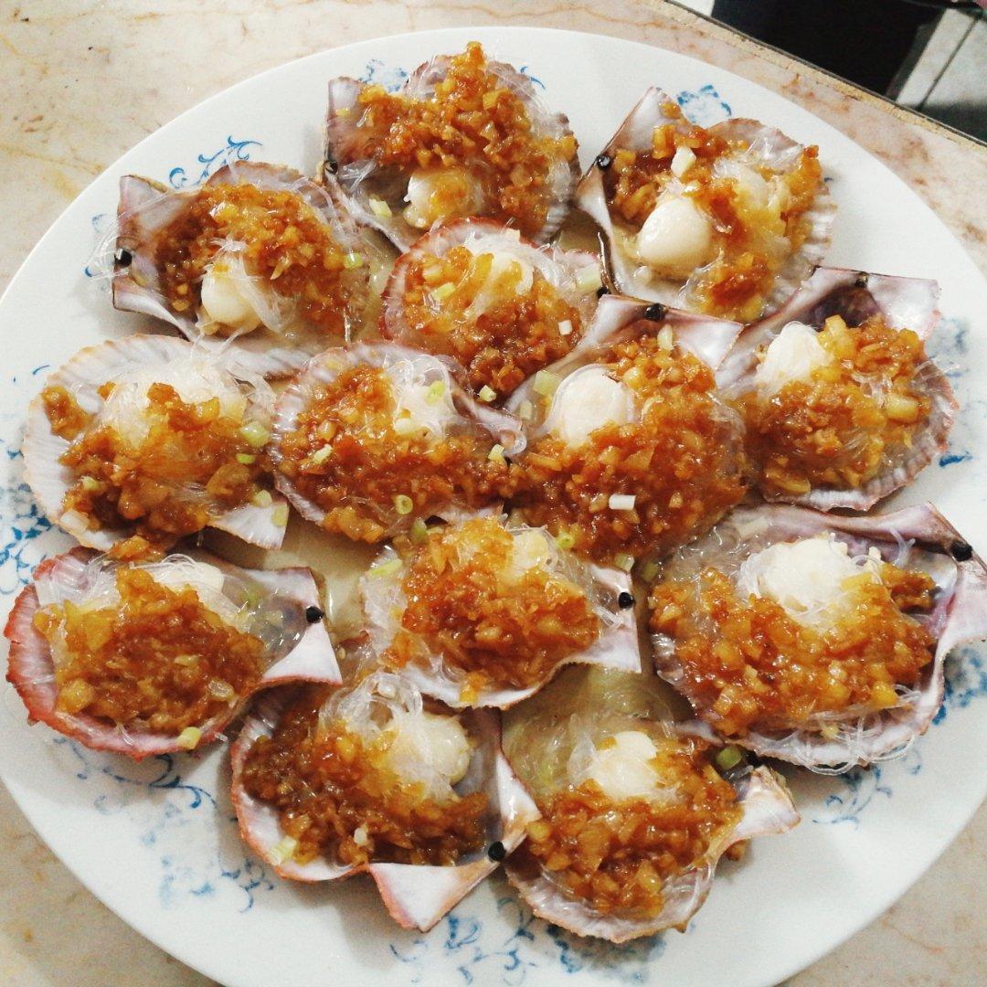 蒜蓉粉丝蒸扇贝粉丝入味有诀窍