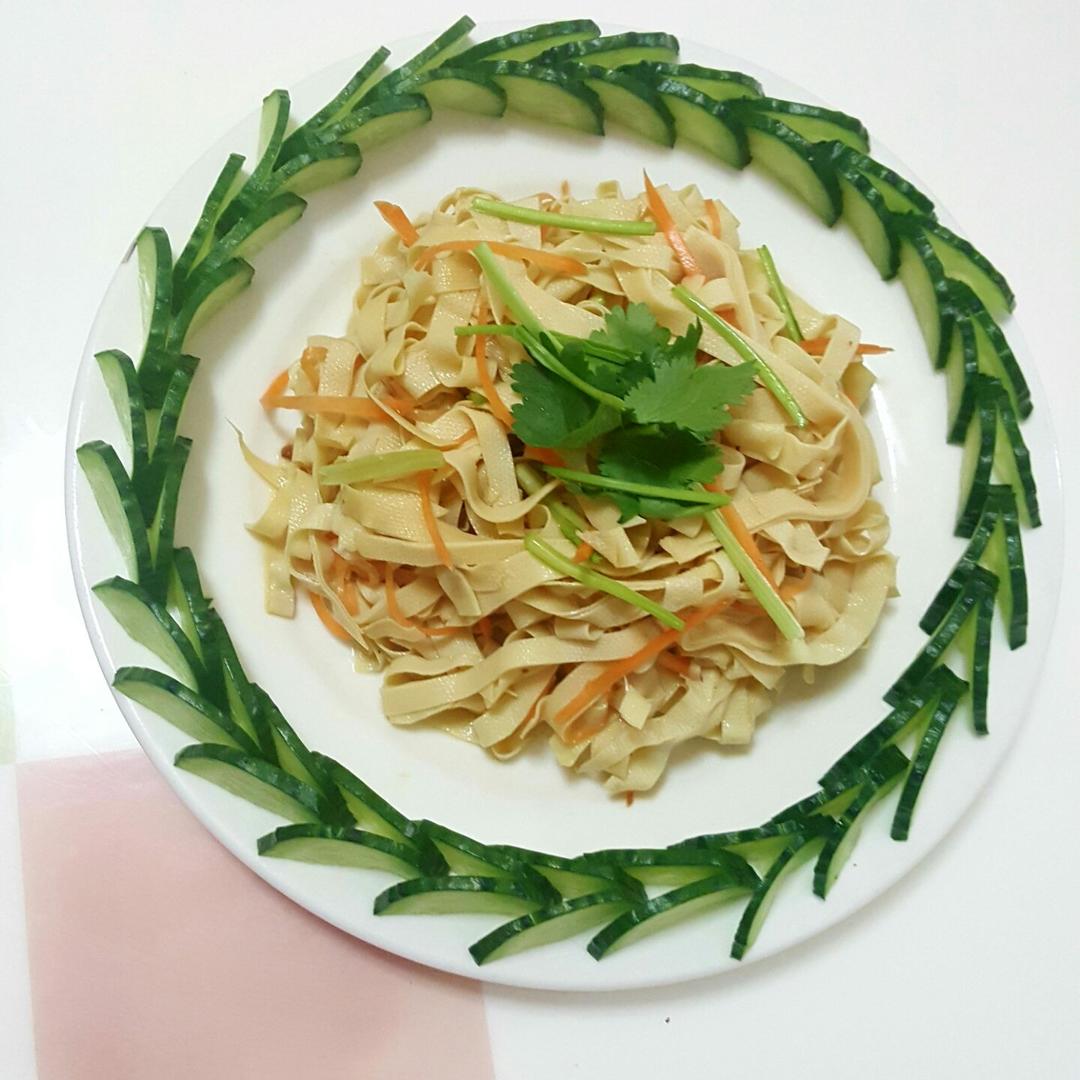 只要你热爱生活，生活会给你加倍的回报。