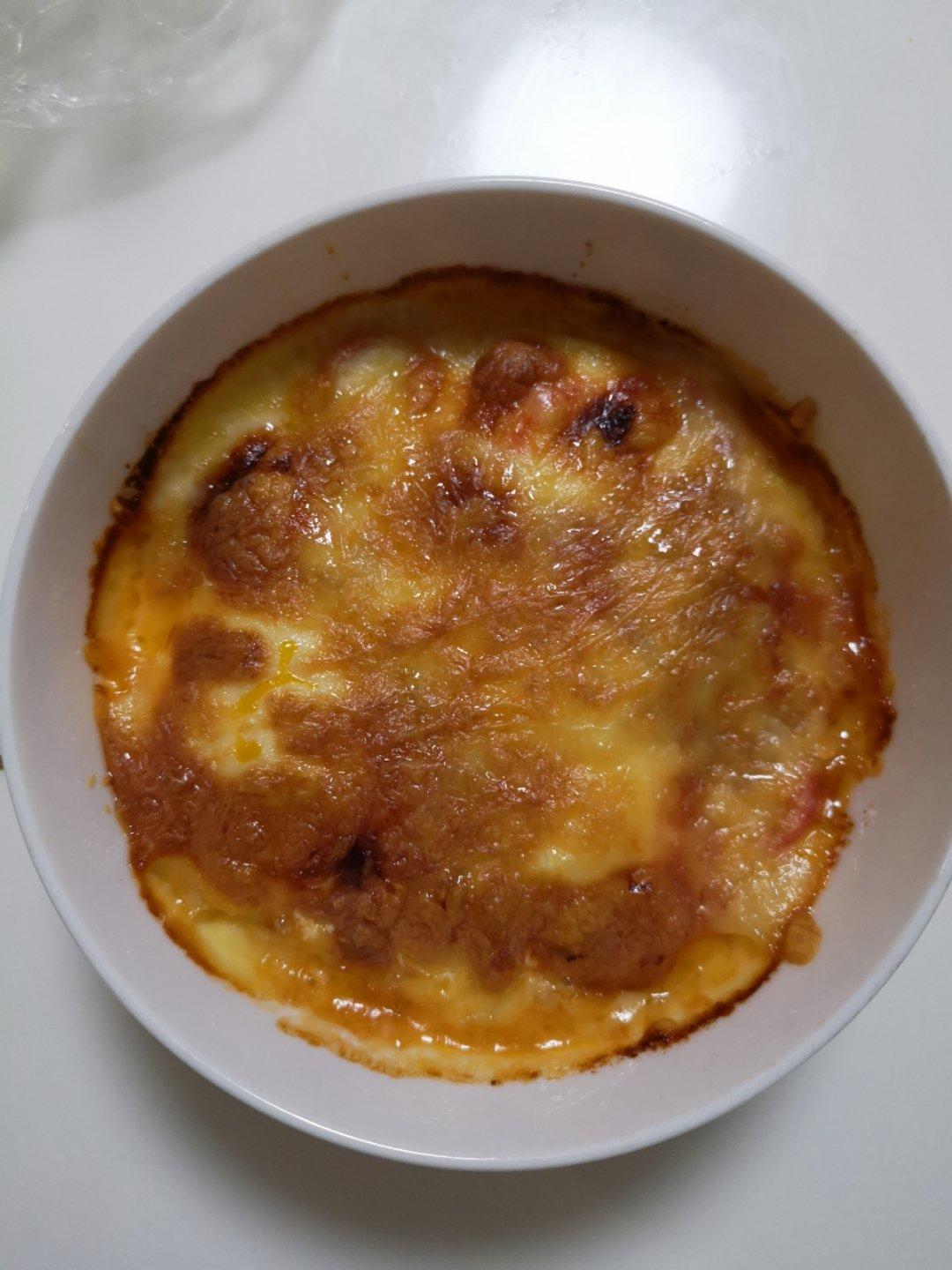 只需摆好材料去微波！惊艳全家的早餐端上桌：香肠奶酪烘蛋