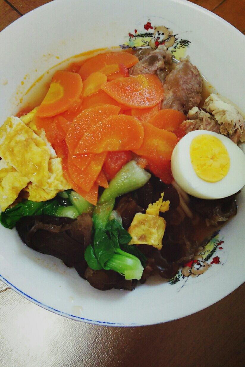 做一碗让你内牛满面的手擀牛肉面（附红焖牛肉的做法）
