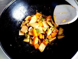 土豆南瓜烩粉条的做法 步骤4