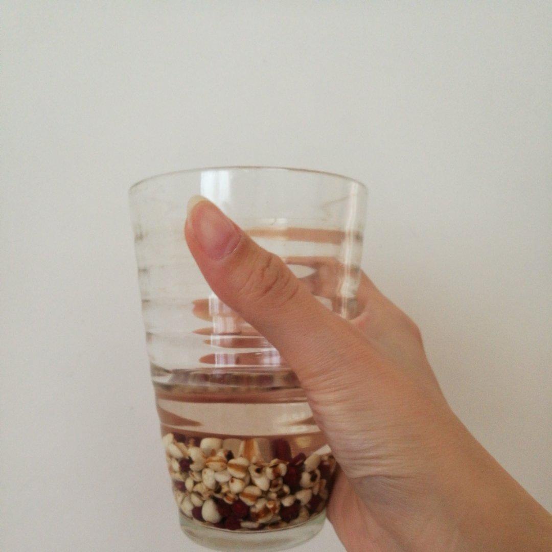 美白祛湿又好喝的水！红豆薏米茶，泡水喝！