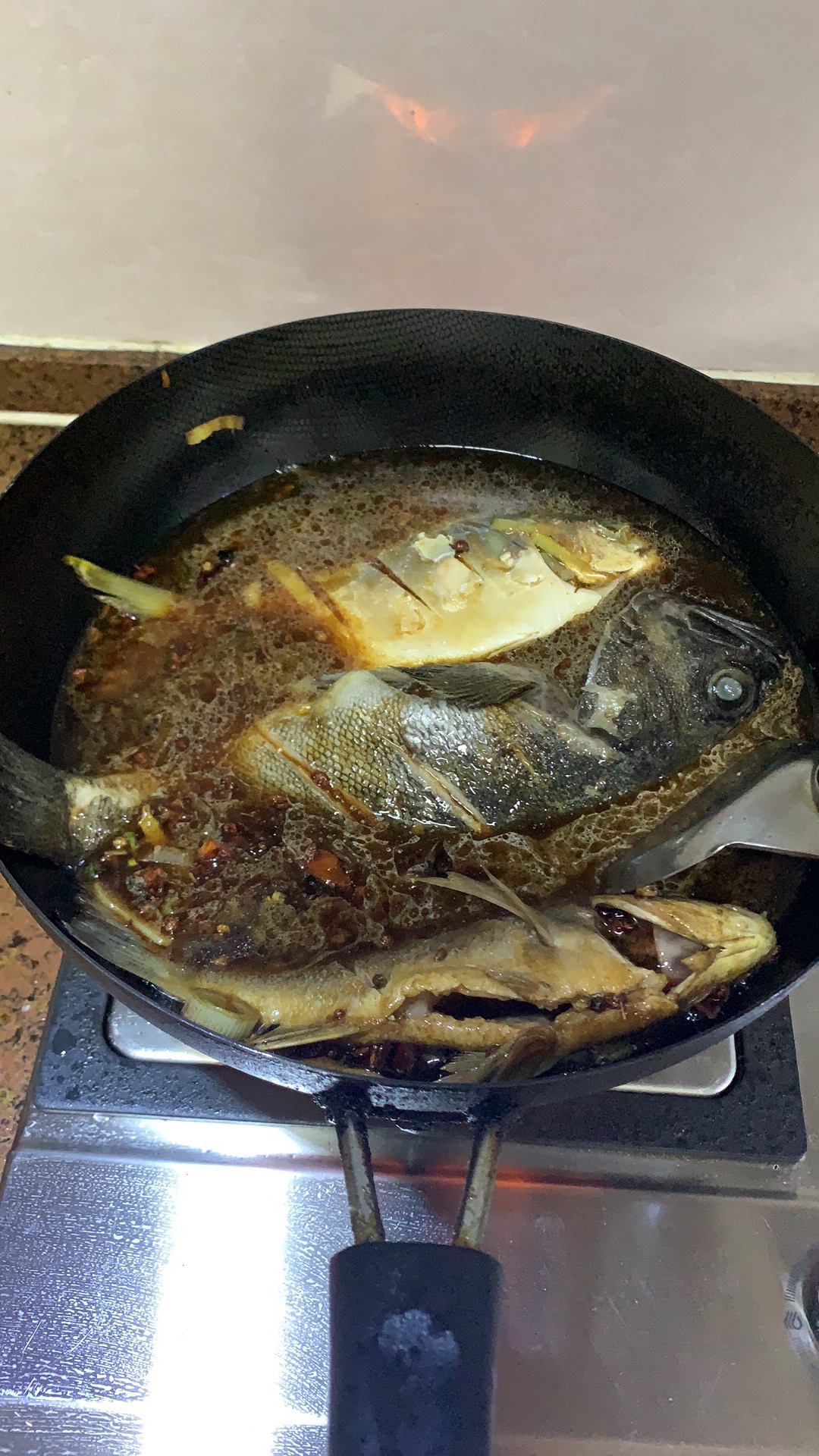 家常焖炉鱼，鲳鱼的做法