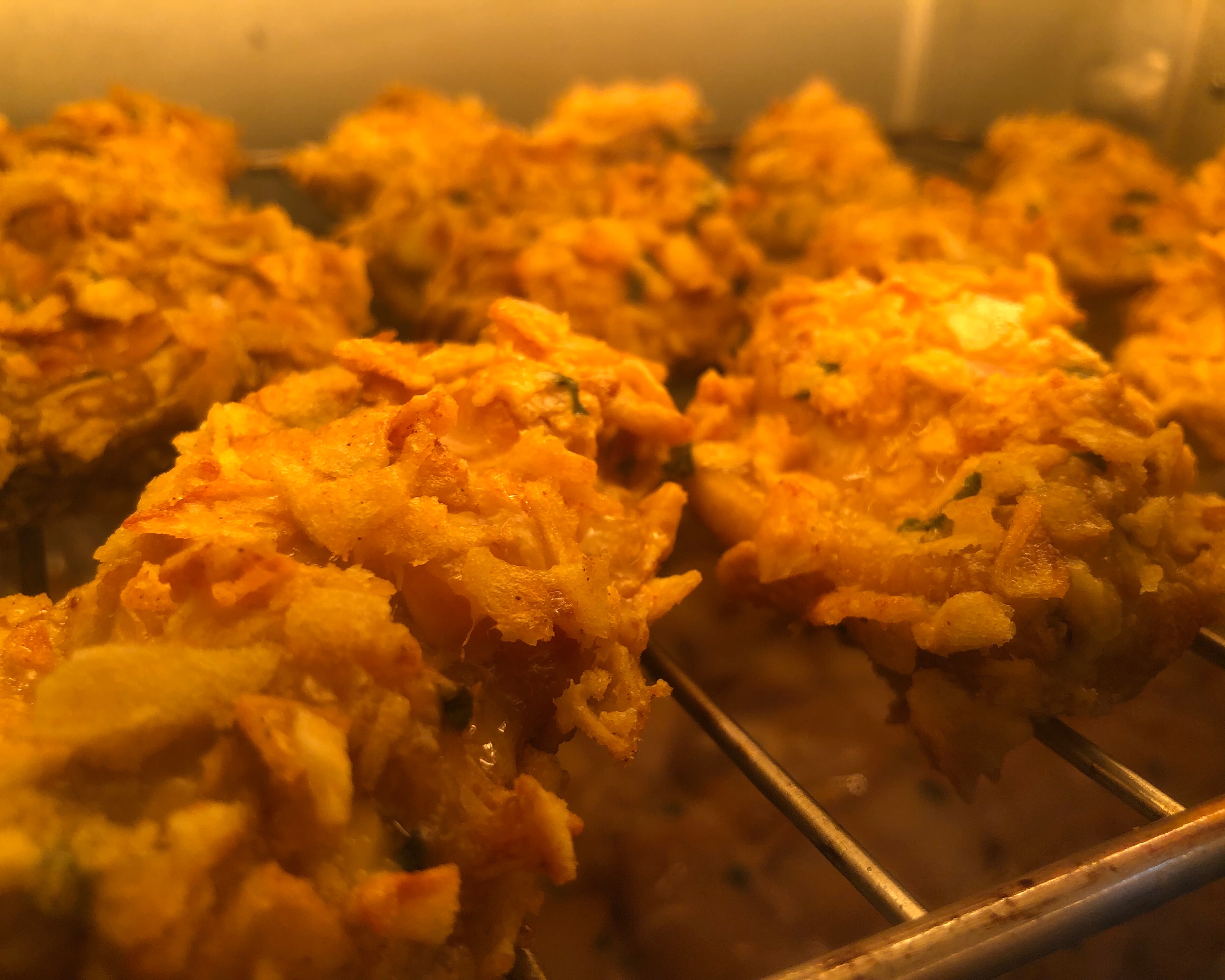 烤箱里的薯片鸡翅的做法