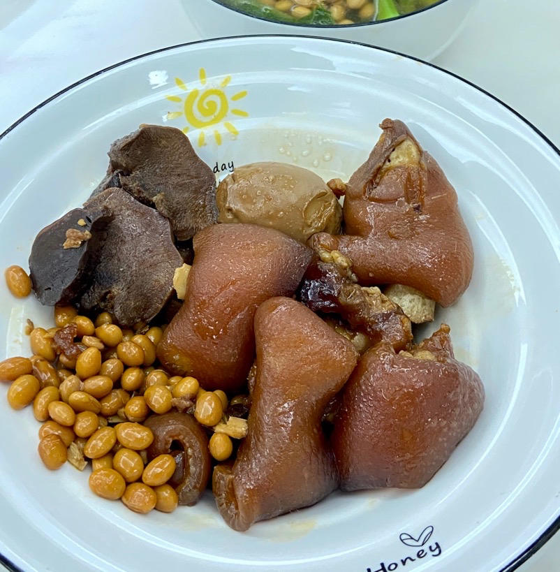 流口水的黄豆炖猪蹄