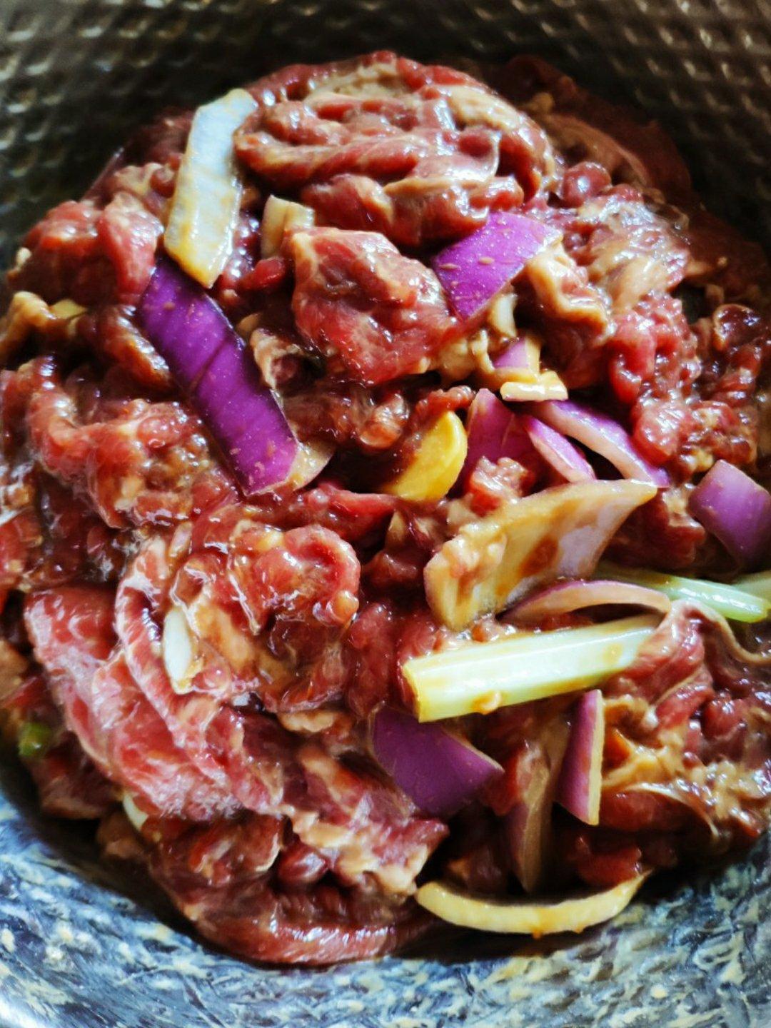 甩著名火锅店十几条街的鲜牛肉腌制法