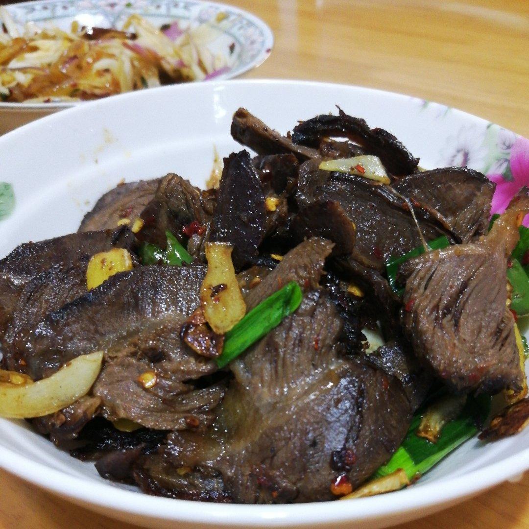 青红椒炒卤牛肉
