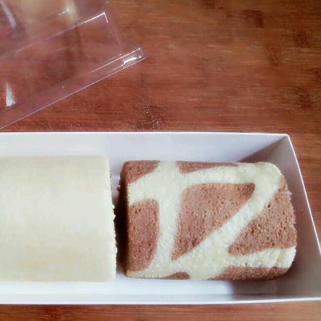 长颈鹿花纹奶油蛋糕卷——朴素的蛋糕卷也生动形象了哦