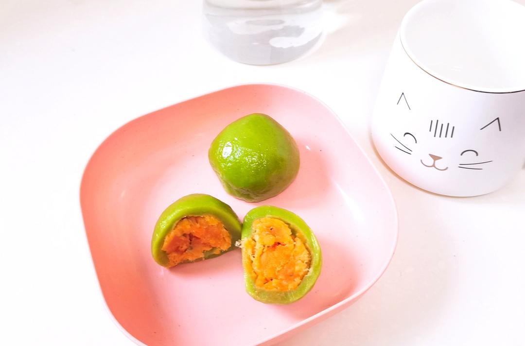 网红青团～～咸蛋黄肉松青团