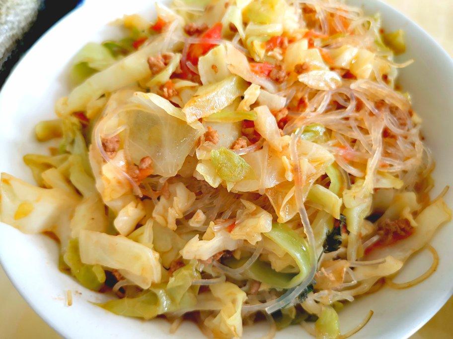 卷心菜炒粉丝 Glass noodles with Cabbage