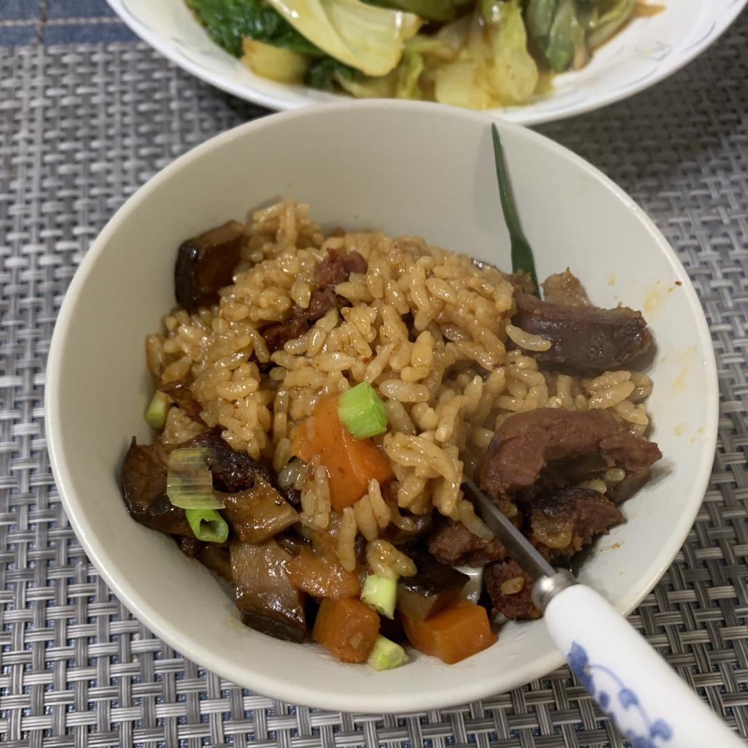 懒人必备～电饭煲腊肠焖饭