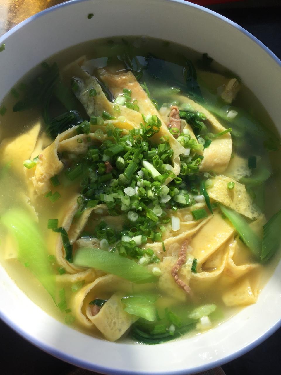 摊鸡蛋皮（鸡蛋丝）