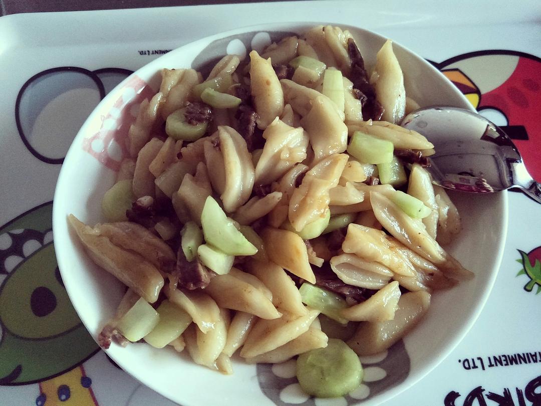 Q弹有劲的笋干倒笃菜老鸭疙瘩汤