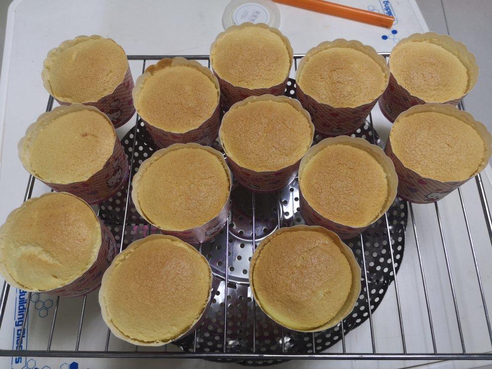 纸杯蛋糕 8寸戚风蛋糕的量