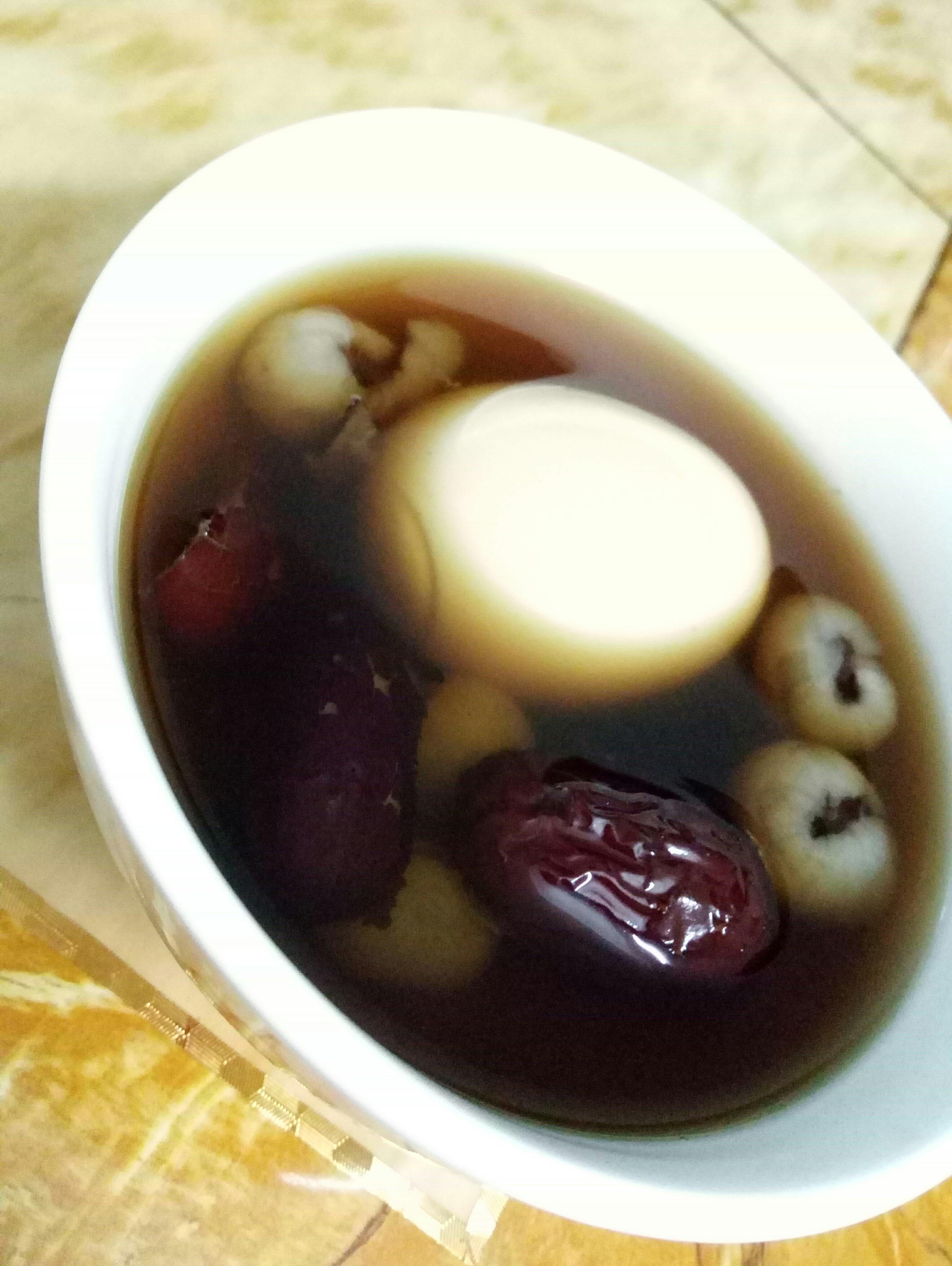 红枣桂圆鸡蛋红糖水的做法