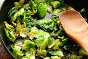 Brussels Sprout 孢子甘蓝沙拉的做法 步骤6