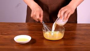 家有平底锅 就能做的美味甜品—芒果班戟的做法 步骤2