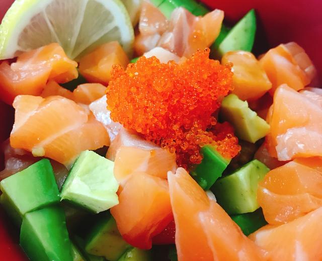 三文鱼伴饭的做法