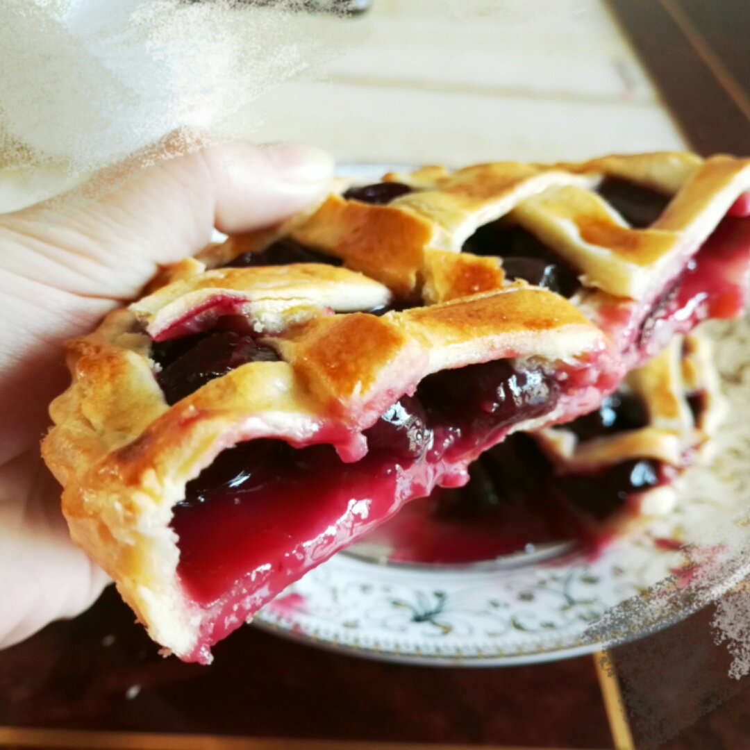 香甜樱桃派