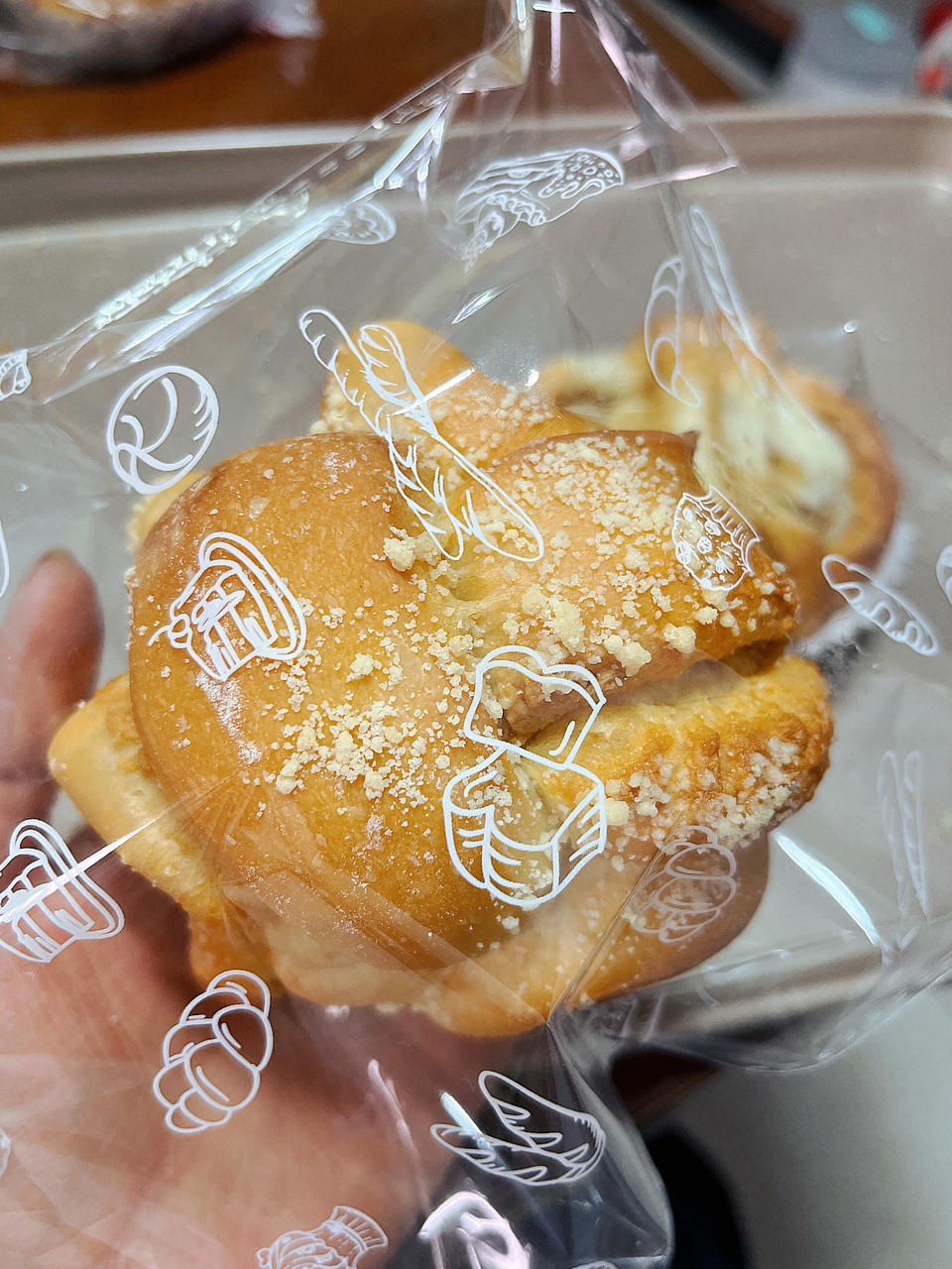 鲜奶花生手撕面包