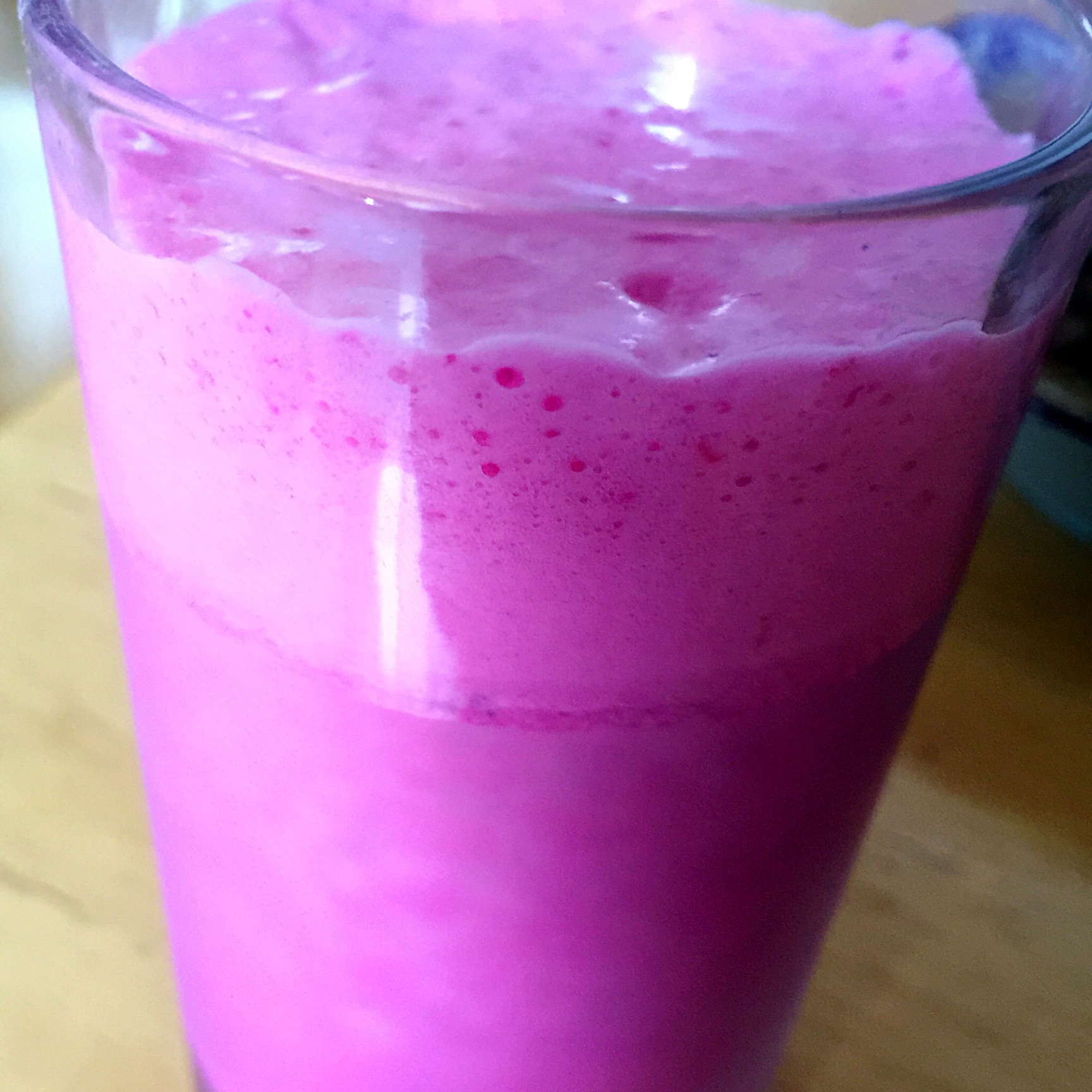 红心火龙果牛奶