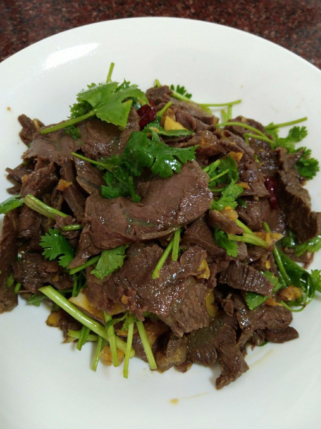 一家四口猪猪做的凉拌牛肉凉拌牛肉凉菜首页登录注册作品动态菜单查看