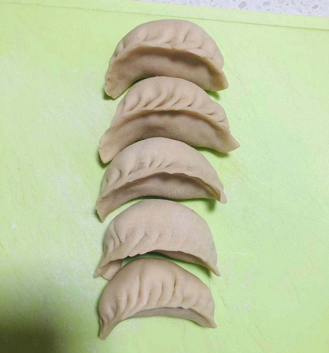 中式面点-月牙饺子捏制技巧