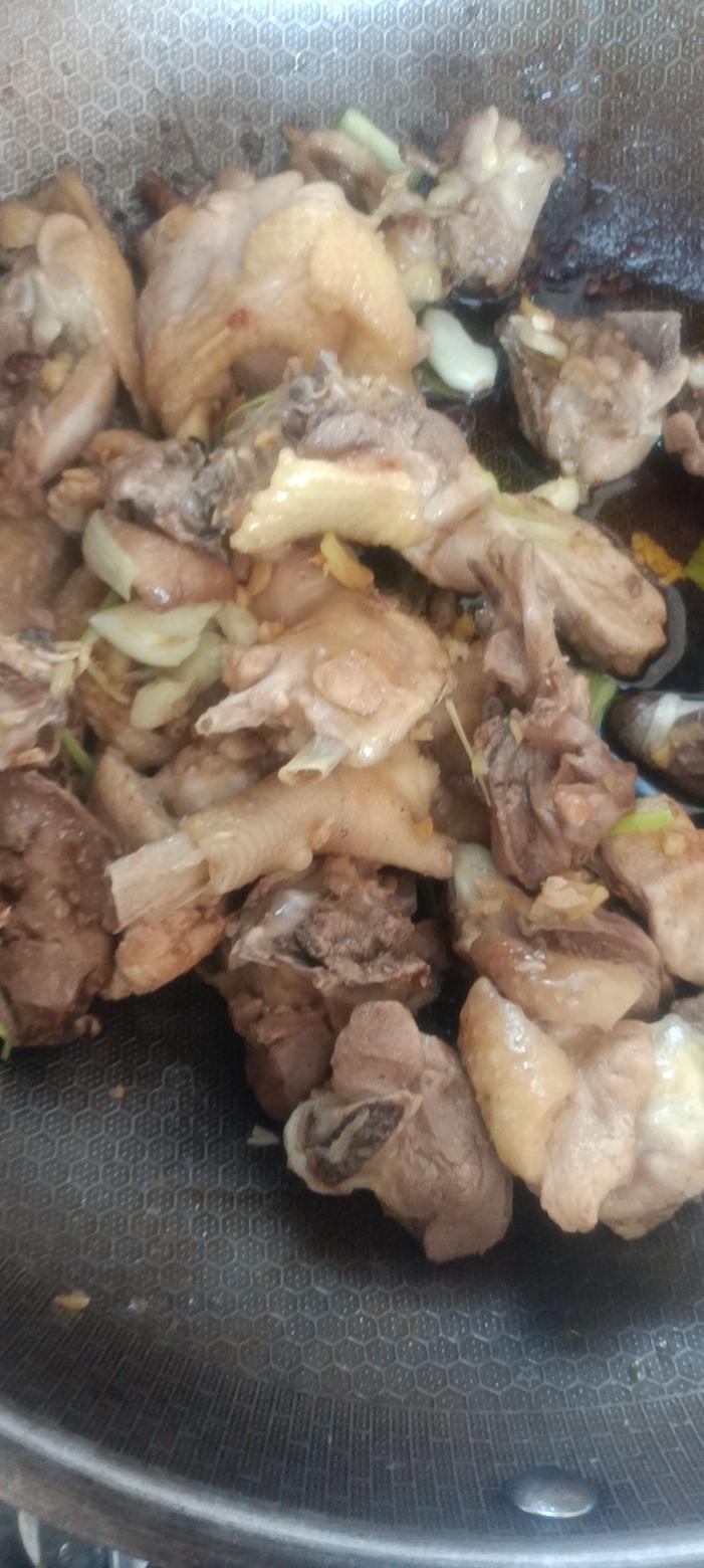 月子鸡（姜炒小公鸡）