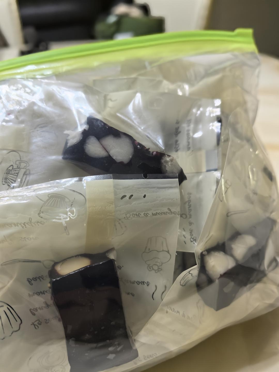 草莓夏威夷果软糖