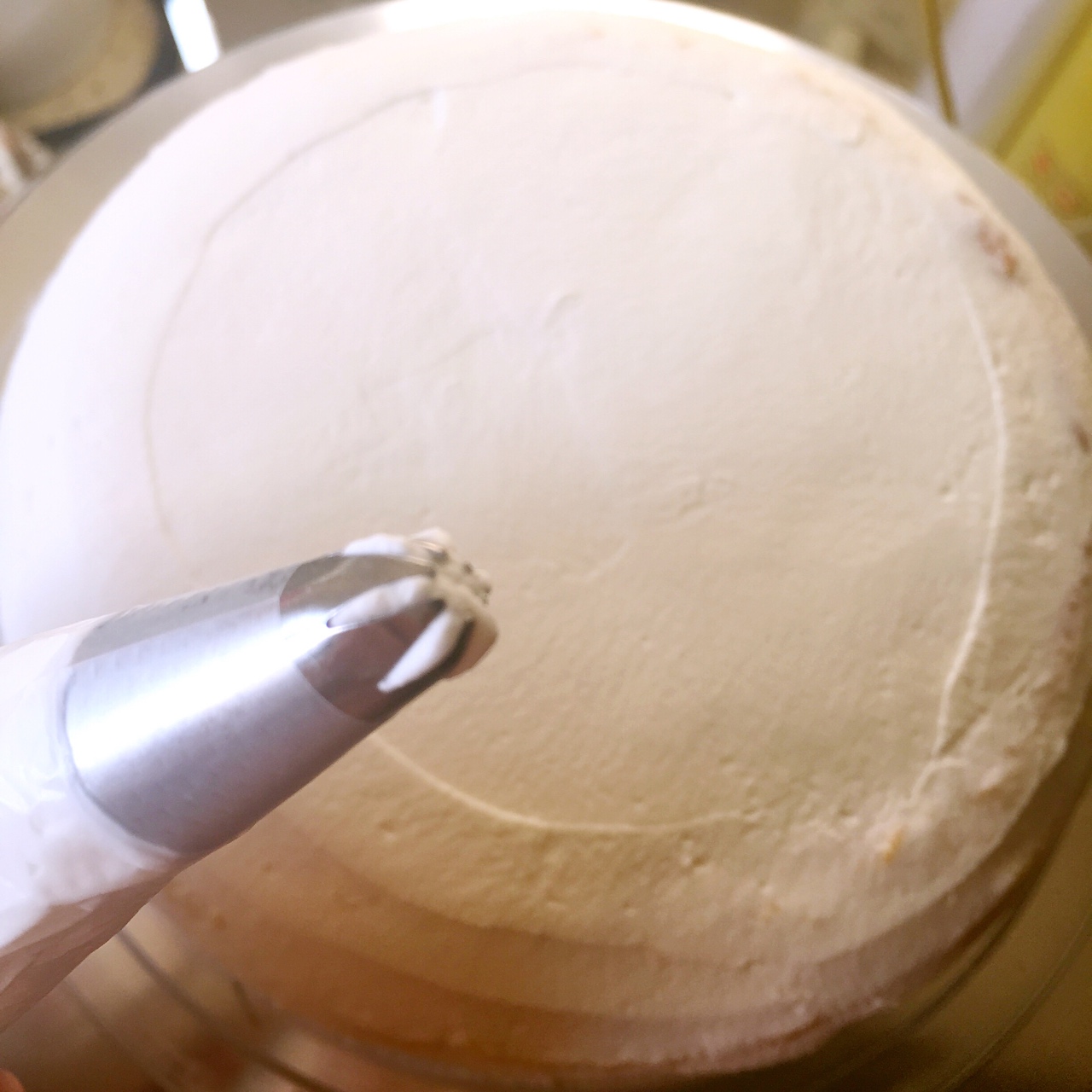 淡奶裱花蛋糕的做法 步骤7