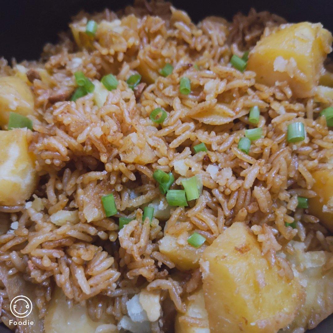 土豆焖饭（电饭锅版）