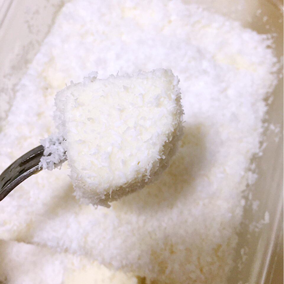 完胜85度C牛奶椰丝小方
