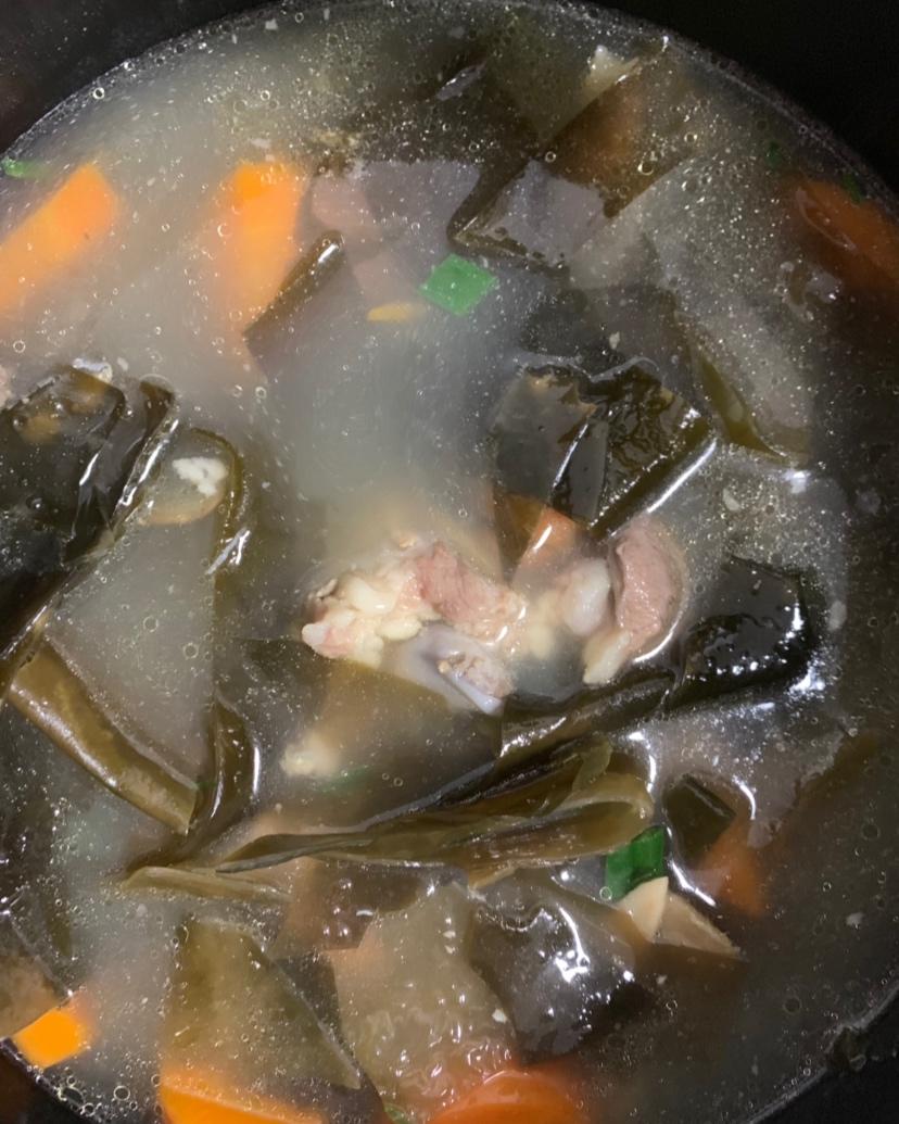 海带玉米胡萝卜排骨汤