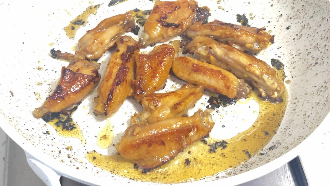 蒜香鸡翅，这才是鸡翅最好吃的做法