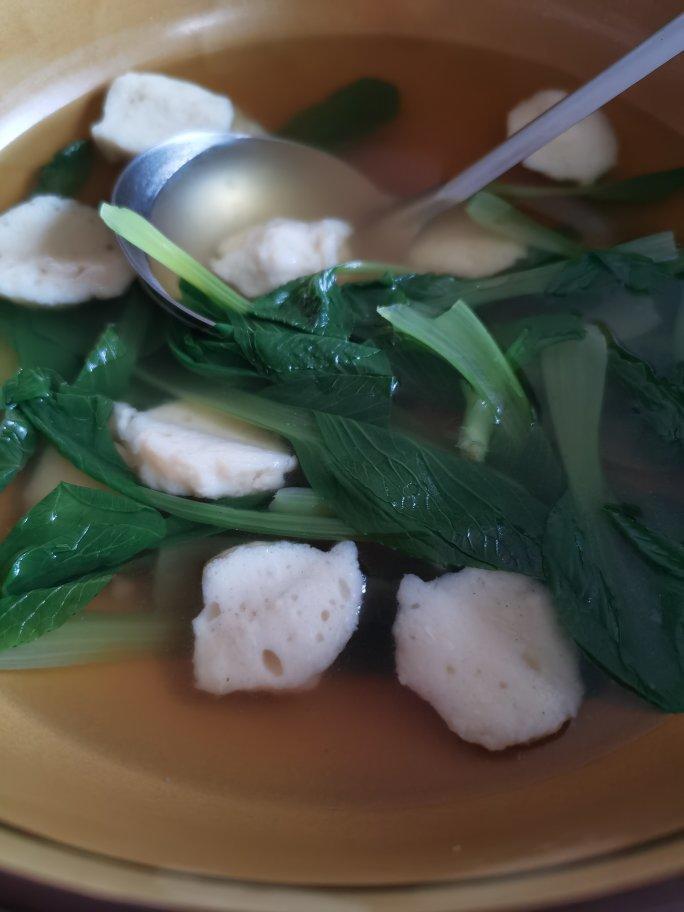 鱼丸小白菜汤