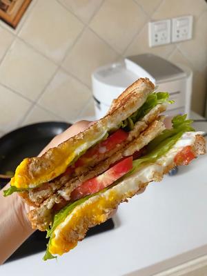 自制早餐三明治的做法 步骤1