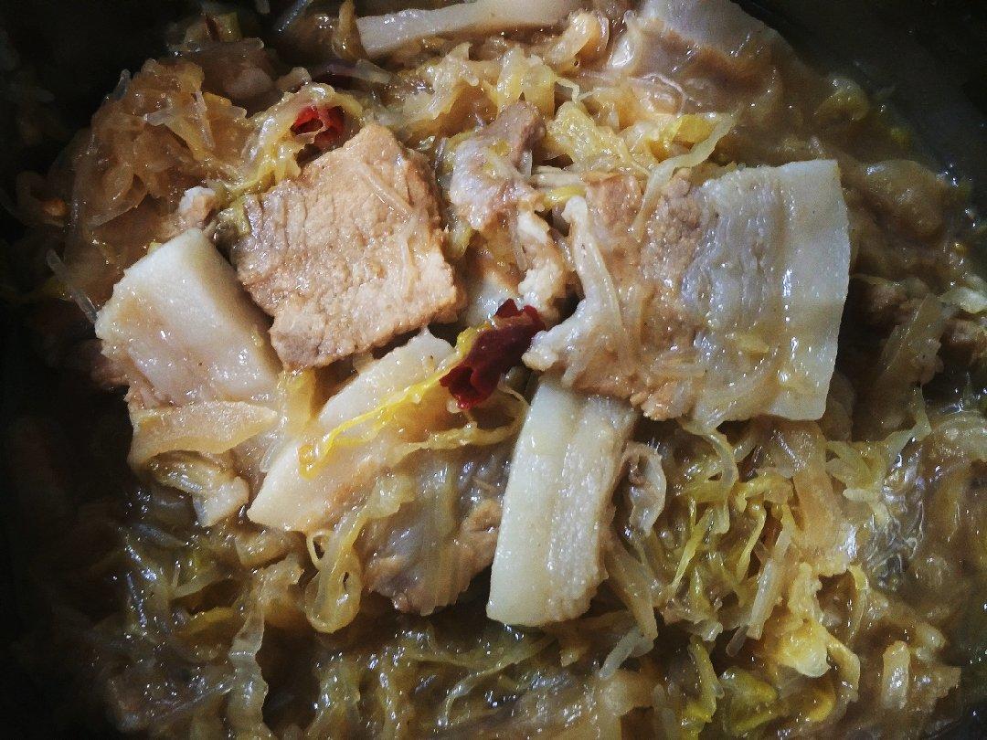 东北酸菜烩白肉粉条