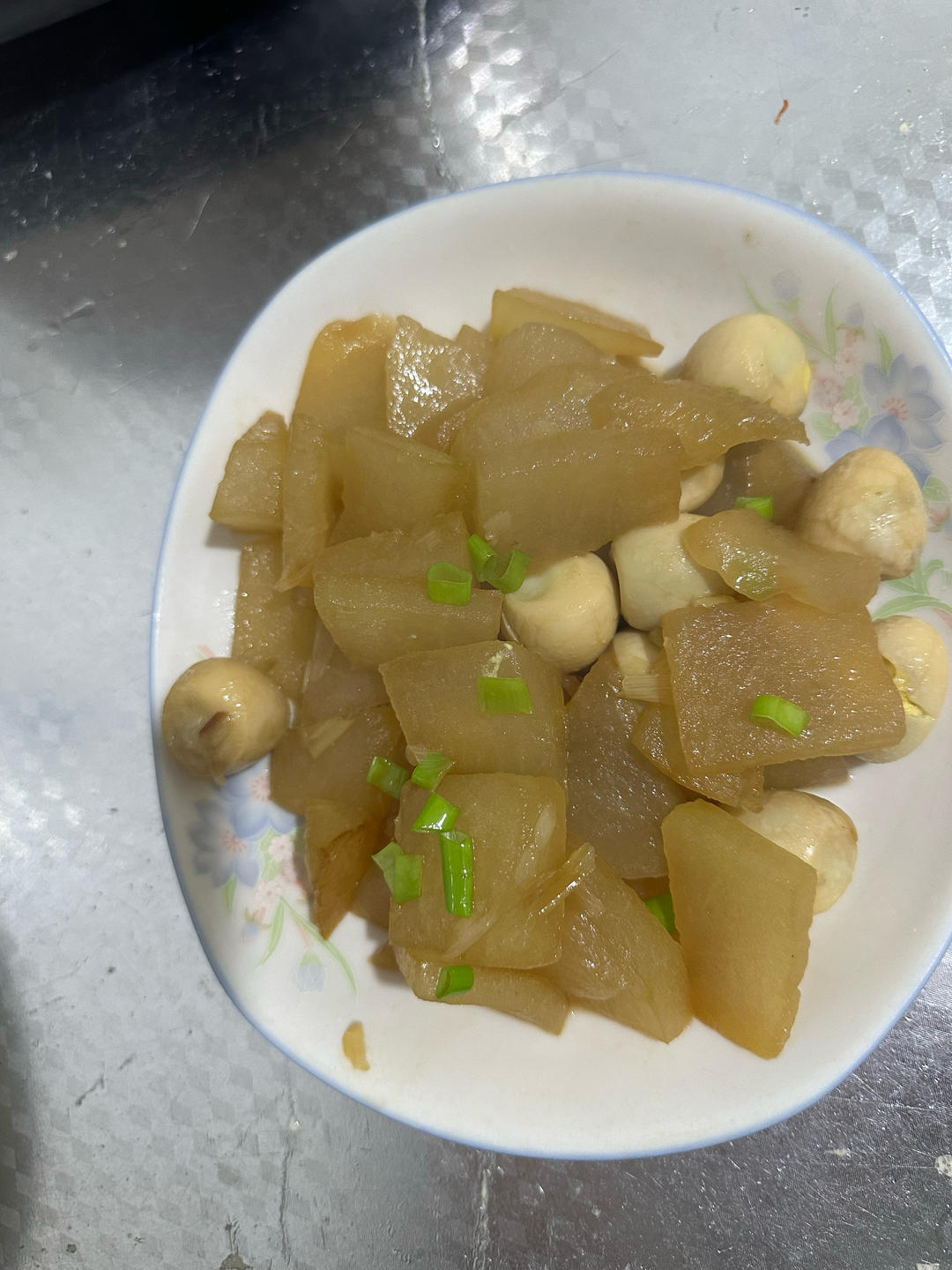 鹌鹑蛋烧冬瓜，不曾想几个孩子抢着吃