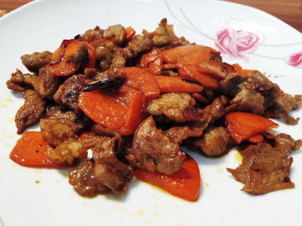 胡萝卜炒肉