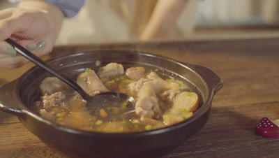 冬日滋补炖汤——板栗鸡汤的做法