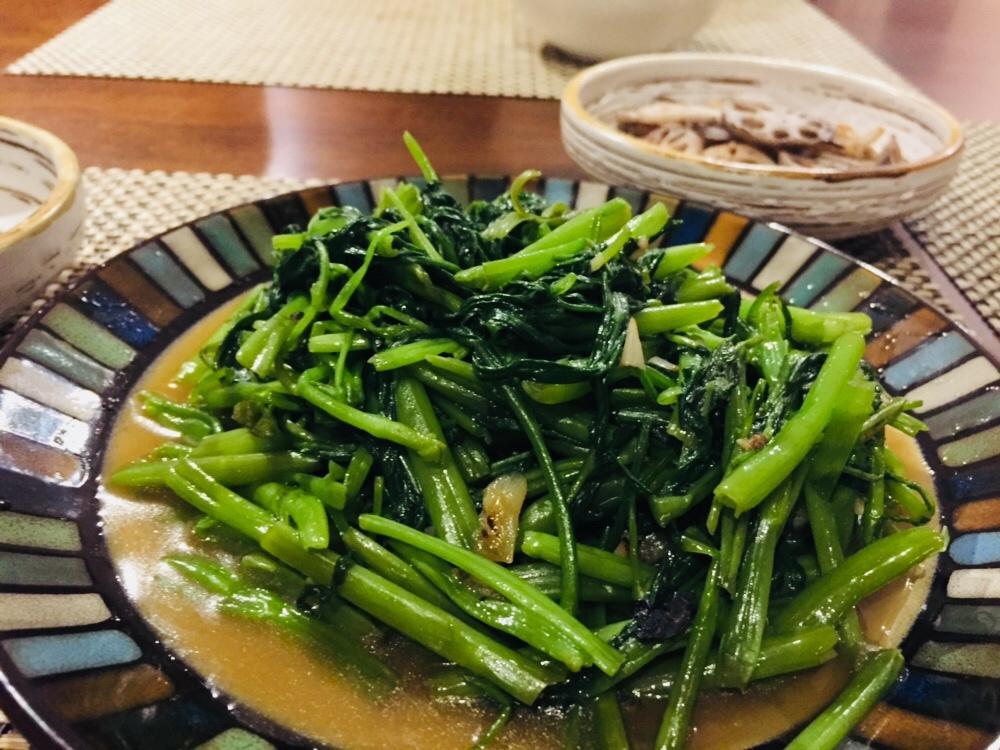 米米乐乐做的蚝油空心菜