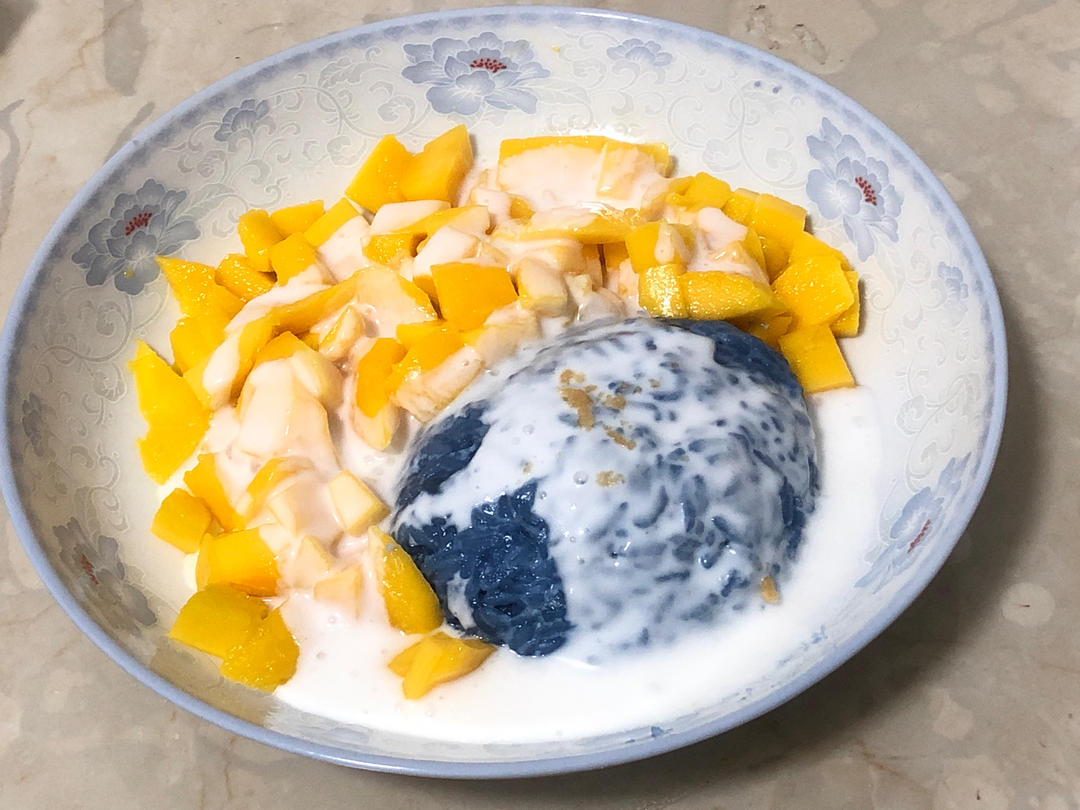 【简简厨房】芒果糯米饭，含油炸绿豆仁做法。
