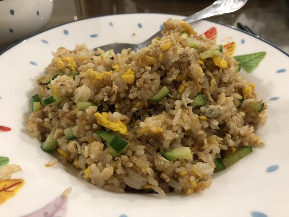 厨师长教你：“酱油炒饭”的家常做法，里面满满的小技巧，很受用