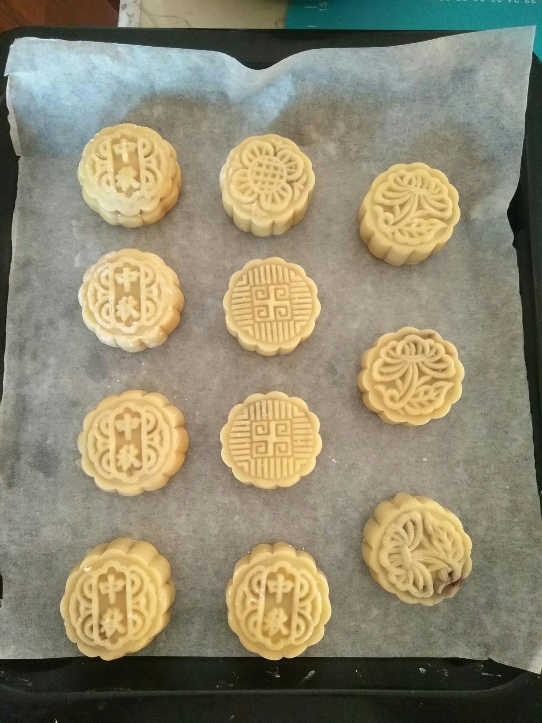 广式月饼—蛋黄莲蓉月饼
