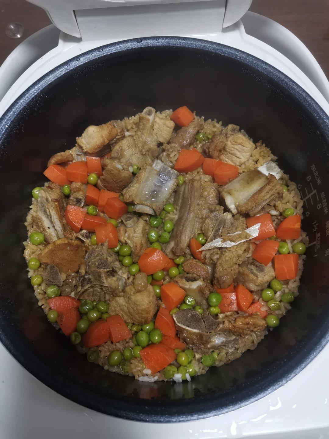 电饭煲排骨焖饭‼️米饭粒粒分明，咸香入味，超级好吃