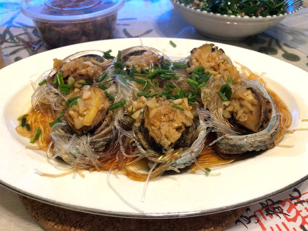 蒜蓉粉丝蒸鲍鱼