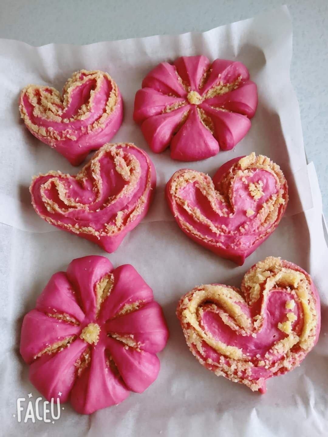 火龙果椰蓉小面包