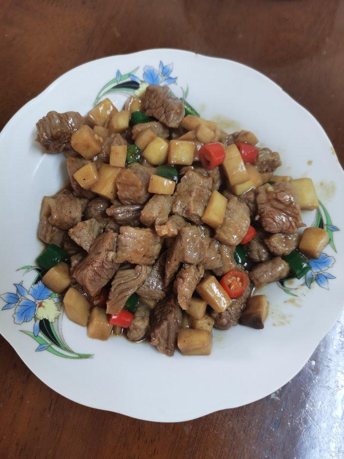 家常菜~杏鲍菇烧牛肉粒