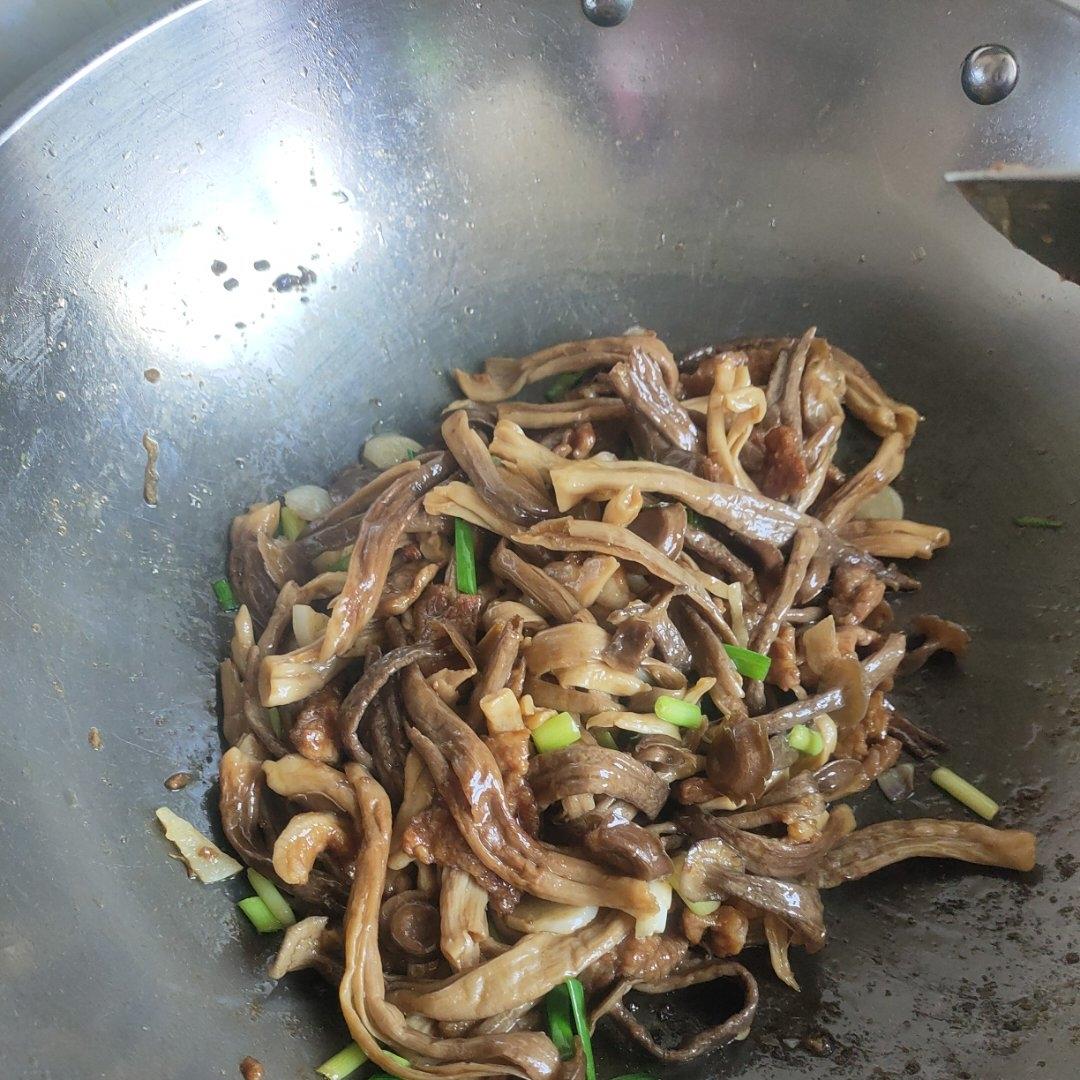 超好吃的快手菜爆炒鹿茸菇，搭配肉丝青椒超下饭