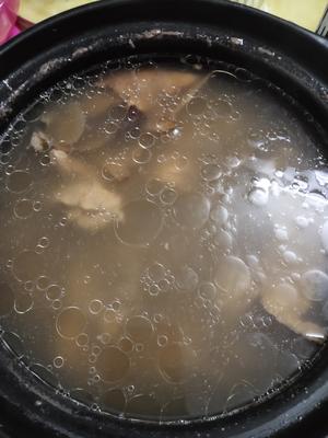 土茯苓牛大力祛湿汤的做法 步骤5